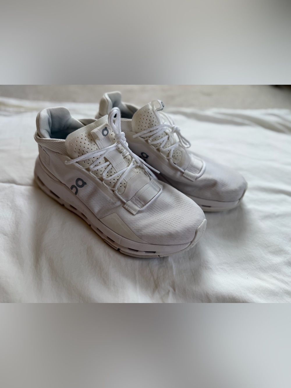 On Cloud All White Men’s Size 10 CloudTec Athletic Sneakers